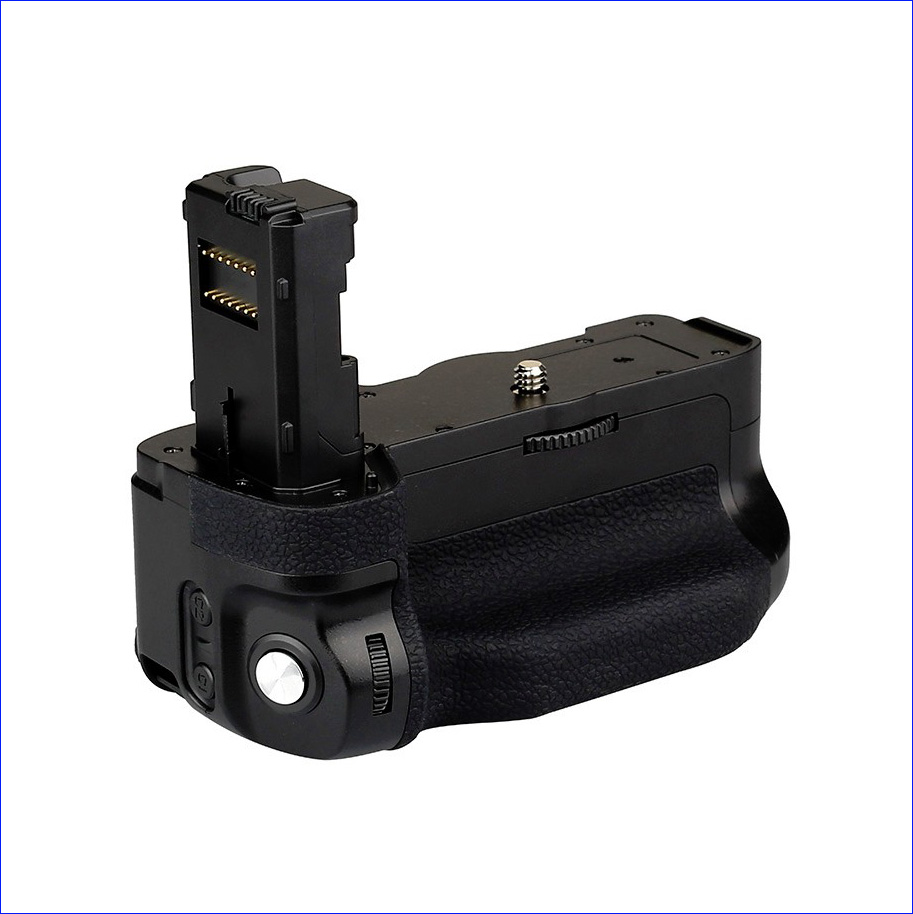 Батарейный блок вертикальная рукоятка Meike MK-A7II для фотокамер SONY a7II a7rII a7sII (Sony VG-C2EM). Фото N2