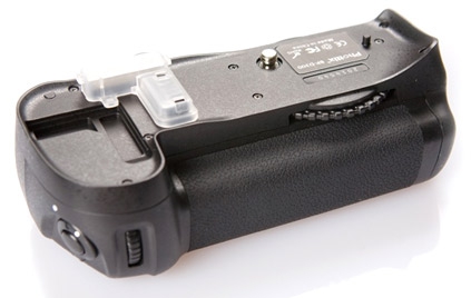 Многофункциональная аккумуляторная рукоятка Phottix BG-D700 для Nikon D300 и D700 (Батарейный блок Nikon MB-D10)