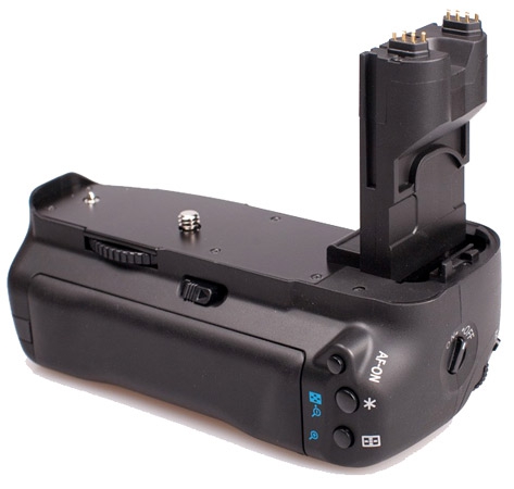 Многофункциональная аккумуляторная рукоятка Phottix BG-7D для Canon EOS 7D (Батарейный блок Canon BG-E7). Фото N2